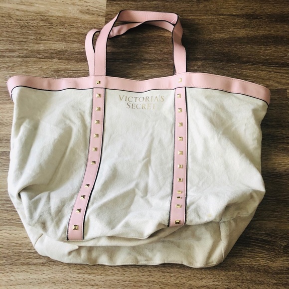 Victoria's Secret Handbags - Exclusive Victoria’s Secret duffel bag